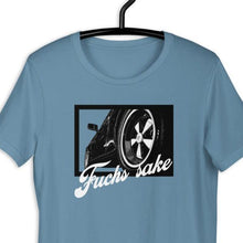 Cargar imagen en el visor de la galería, Porsche 'Fuchs Sake' - T-Shirt - Fueled.art