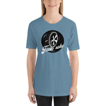 Cargar imagen en el visor de la galería, Porsche 'Fuchs Sake' - T-Shirt - Fueled.art