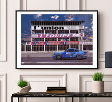 Charger l&#39;image dans la visionneuse de la galerie,Porsche 911 3.0 RSR Wallys Jeans Reims Gueux Print - Fueled.art
