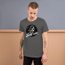 Lade das Bild in den Galerie-Viewer, Porsche &#39;Fuchs Sake&#39; - T-Shirt - Fueled.art
